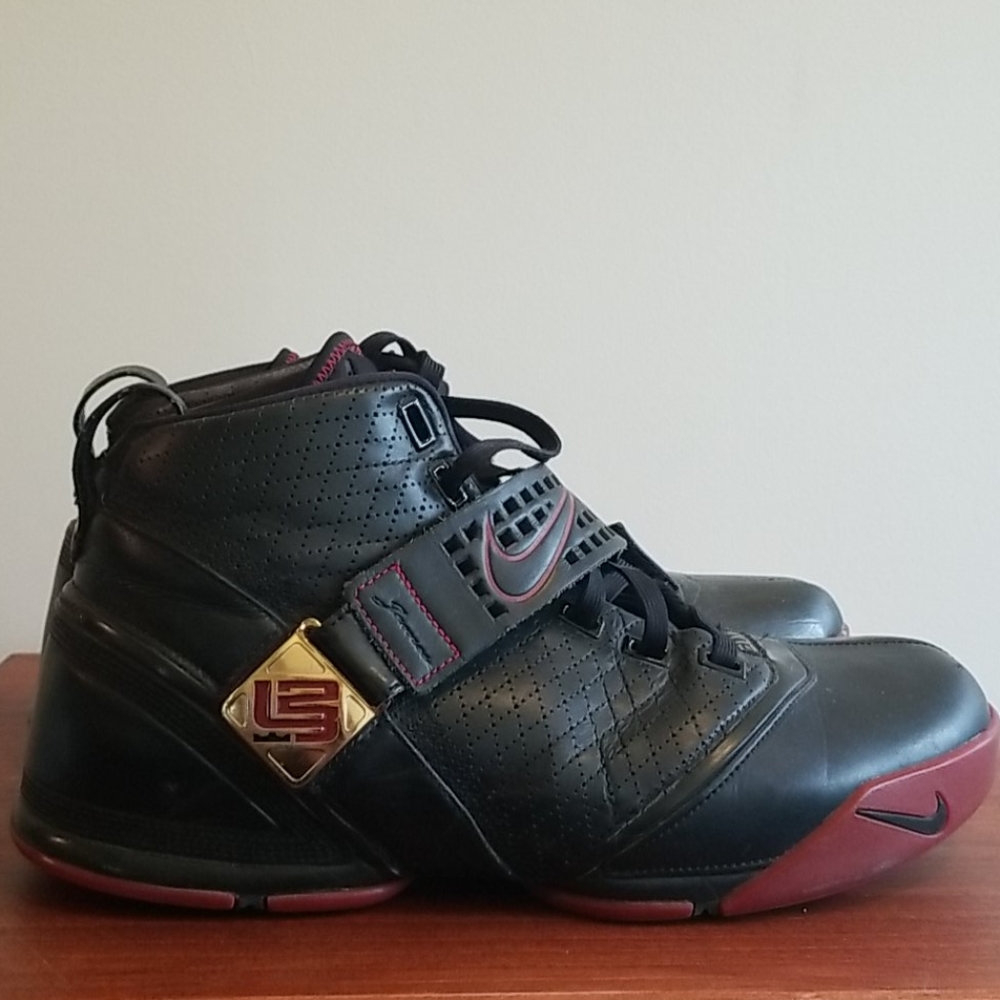 Nike Lebron V Black Red Sz 12